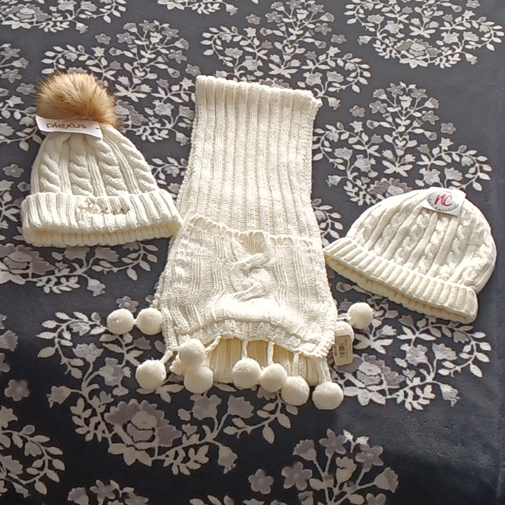 Fall/Winter 3-piece bundle set to include a scarf+2 hats NWT